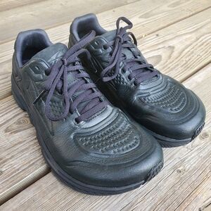 Altra Torin 5 Black Leather Women's Size 7
